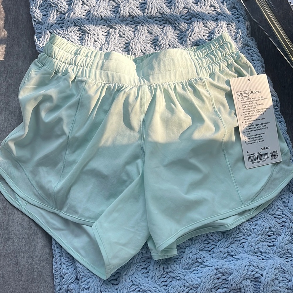 NEW Women’s Hotty Hot LR Shorts 4” lined